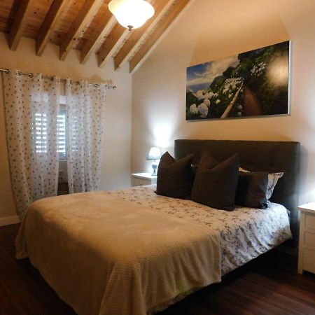 Surf Beach_Santa Barbara Secret Gardens Ribeira Grande Exterior photo
