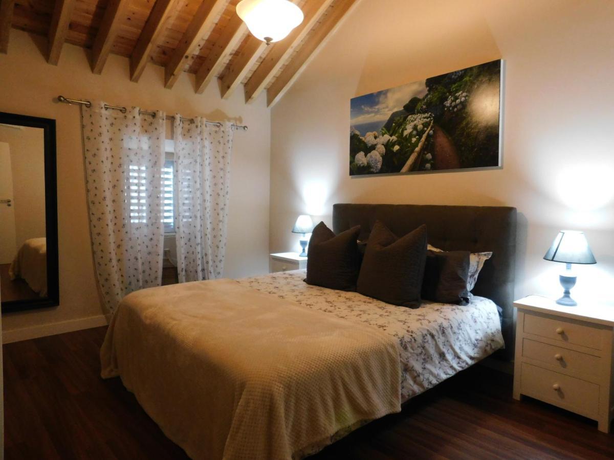 Surf Beach_Santa Barbara Secret Gardens Ribeira Grande Exterior photo